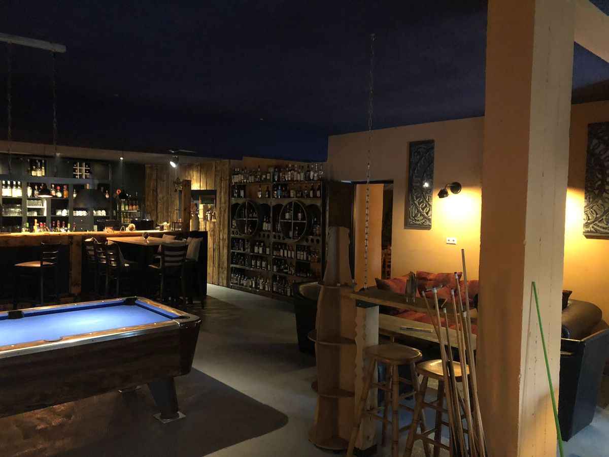 Löwenburg Herchen Billiard Bar