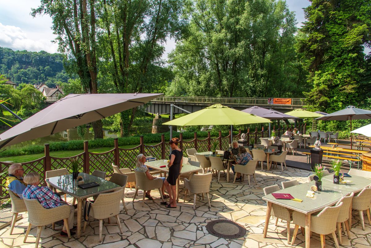 Löwenburg Herchen Biergarten