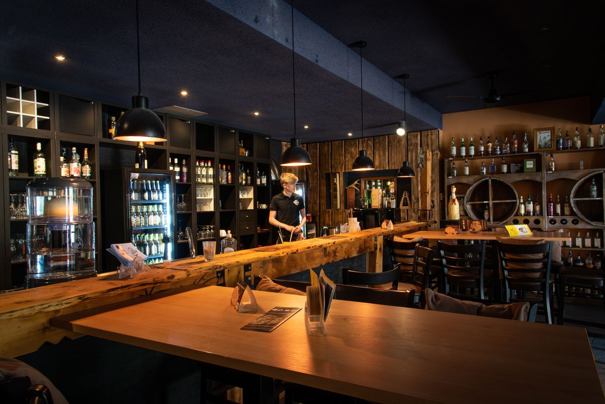 Löwenburg Herchen Windeck Bar